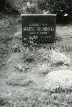 August Toomingas'e (Kusta Toom) haud Rõngu kalmistul