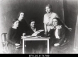 Eesti Naiste Liidu juhatus 1920-1922; keskel istub Marie Reisik. - EFA
