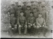 Saksa okupatsiooniväe sõdurid Vana-Võidus Arumetsa rehe seina ääres. 1918 - EFA
