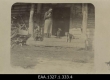 Kingsepp Vokk oma koertega Roelas trahtri juures. 1906 - EAA