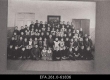 Esimese maailmasõja sõjapõgenikud- õpilased 1917.a Narvas rooma- katoliku kiriku juures asuvas koolis. - EFA