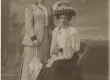 Kaksikportree naistest. Ateljeefoto 1908 - EAA