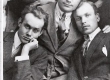 Lavastaja Paul Sepa draamastuudio näitlejad (vasakult) Karl Otto (Kaarli Aluoja), Johannes Nolk (Kaljola), Otto Aloe ja Priit Põldroos. enne 1940. - EFA