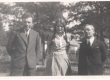 Ed. Hubel (paremalt esimene), Lilli Muuge ja Kirss - KM EKLA