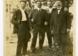 Hans Pöögelmann (vasakult esimene) ja Ameerika eesti töölisliikumise juhtivad tegelased (vasakult kolmas Nikolai Janson) - KM EKLA