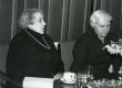 Betti Alver ja Renate Tamm poetessi 75. juubeliõhtul Tartu Kirjanike majas 27. nov. 1981. a - KM EKLA