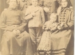 Härma, Miina vasakult teine  oma vanemate, õdede ja vennaga - KM EKLA