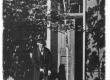 Fr. R. Kreutzwald oma maja uksel Võrus - KM EKLA