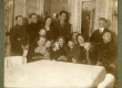 Hans Pöögelmann grupifotol (paremalt teine) - KM EKLA