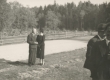 Artur Adson ja Marie Under kirjanike ringsõidul 1938 - KM EKLA