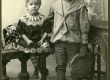 Betti Alver ja tema vend Martin Alver u. 1910. a. - KM EKLA