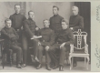 Johannes Vares-Barbarus (keskel) gümnaasiumipõlves oma kaaslastega - KM EKLA