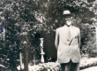 Andres Saal oma aias Hollywoodis 1928. a. Orig.: A-79-3 - KM EKLA
