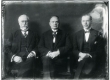 Konstantin Päts (keskel) kahe tundmatuga - KM EKLA