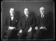 Konstantin Päts (keskel) kahe tundmatuga - KM EKLA