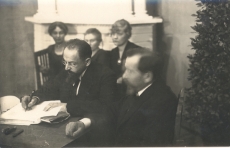 Eesti-Vene rahulepingule kirjutab alla A. Joffe 2.02.1920