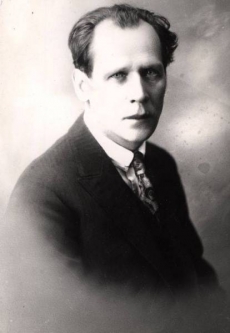 Paul Sepp (1885 – 1943)
Töötas Draamateatris lavastajana 1920. aastast ning asutas samal aastal ka oma teatristuudio.