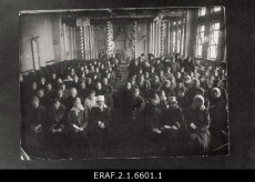 Üle-siberimaalise naiste konverents 1921. a. 
Rida 1 (vasakult): 1. Rosette Tamm ((paremalt esimene)). 
Rida 3 (vasakult): 1. Pauline Sommer ((vasakult)), 6. Linda Pihlak.