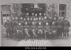 Rühm Vabadussõjast osavõtnud ohvitsere. 1920