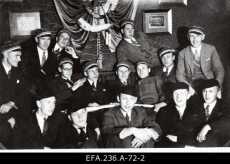 Korporatsiooni Fraternitas Liviensis liikmed konvendi ruumes. [1933]