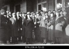 Korporatsiooni Fraternitas Liviensis liikmed raudteejaamas. 1934