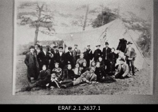 Grupp Narva töölisi ja sotsiaaldemokraate väljasõidul. 1905