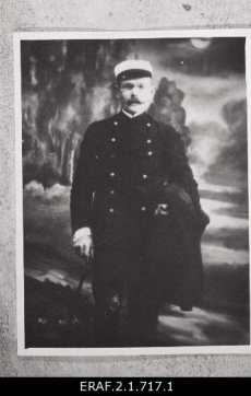Oviir, Jüri - võttis osa 1905.a. revolutsiooni sündmustest Velisel, oli 1917 Velise valla täitevkomitee esimees.