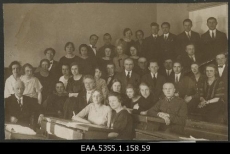 Tallinna õhtu ühisgümnaasiumi õpilased ja õpetajad, grupifoto. Kevad 1924