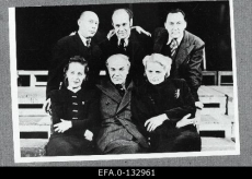 Tallinna Draamateatri veteranid. I reas: Ly Lasner, Priit Põldroos, Aili Engelberg; II reas: Johannes Kaljola, Kaarli Aluoja, Leo Kalmet. 1946