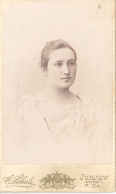 Miina Härma, helilooja 1896.a.