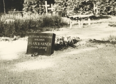 Mälestustahvel Jaan Kärneri haual Elva kalmistul 14. mail 1960. a