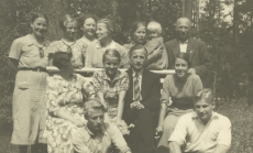 Jaan Kärner perekonna ja sugulastega Elvas 1937. a