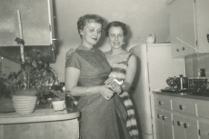 Jaan Kärneri tütred Elo ja Eha 1959. a