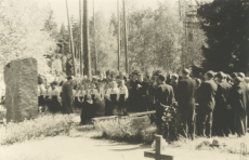 Jaan Kärneri hauasamba avamine Elva kalmistul 27. V 1961. a. Üldvaade
