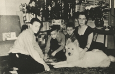Jaan Kärneri tütar Eha Kärner-Tammemägi oma lastega Ameerikas u. 1956.-1957. a