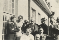 August Kitzberg (I reas paremal) perekond Raamotite, Rebaste, Saralite jt seas