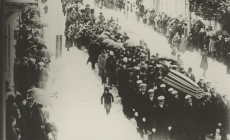 August Kitzbergi matuserong Tartus Narva tänaval1927