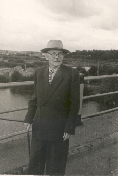 Friedebert Tuglas Luunja sillal, 1963