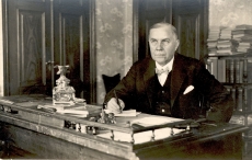 Eduard Vilde,  1925