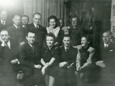 "Veljesto" liikmeid 1940. aastatel. I reas vas.:  2. Bernard Kangro, 4. Karl Ristikivi; II reas vas. 1. Eerik Laid, 4. Ilmar Talve 