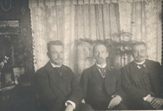 M. Martna, J. Tõnisson ja K. Menning