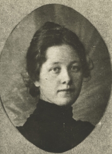 Marie Under 1906. a. Tallinnas
