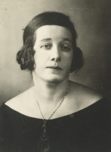 Marie Under 1925. a. 