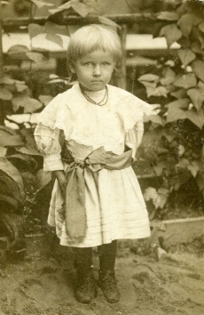 Betti Alver lapsena