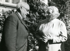Julius Mägiste ja Betti Alver Koidula tn 8 aias 20. aug. 1970. a