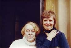 Betti Alver ja Helle Parmas mais 1982. a
