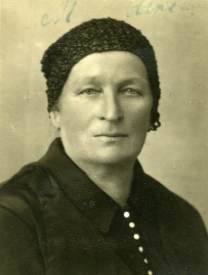 Betti Alveri ema Minna Alver (snd Allivere)