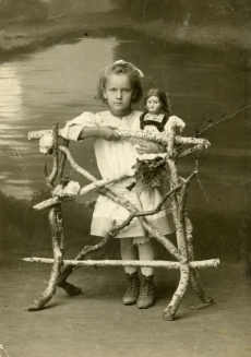 Betti Alver u 1912. a