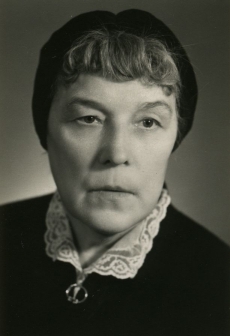 Betti Alver 1950. aastate keskel