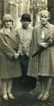 Betti Alver (par. 1.) tundmatutega Toomel [1920. - 1930. aastatel]